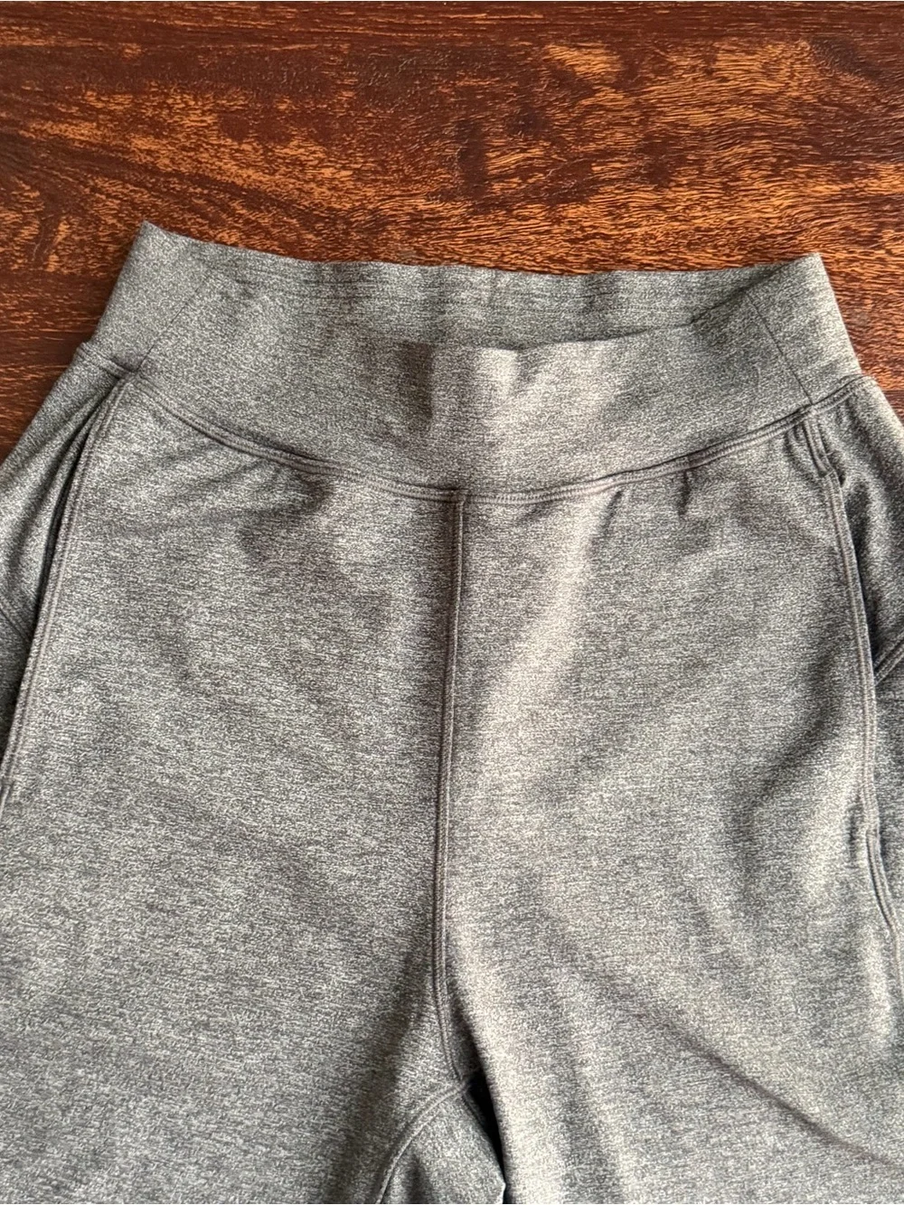 lululemon Rejuvenate Crop 18” Heathered Black Gray Size 2